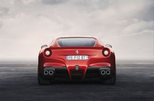вид сзади Ferrari F12 Berlinetta