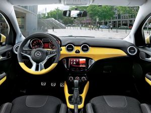 панель Opel Adam