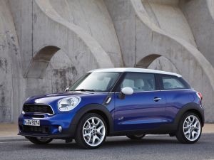 MINI официально представила Paceman
