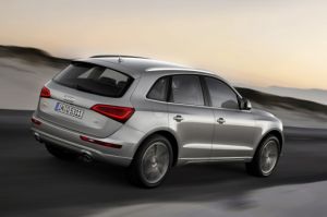 201204221453_facelifted_audi_q5_side_rear_view