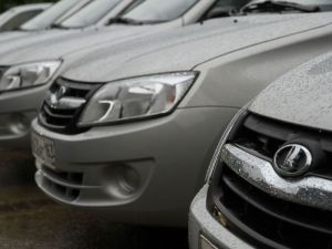 "АвтоВАЗ" потерял 600 млн рублей из-за дилеров Lada Granta