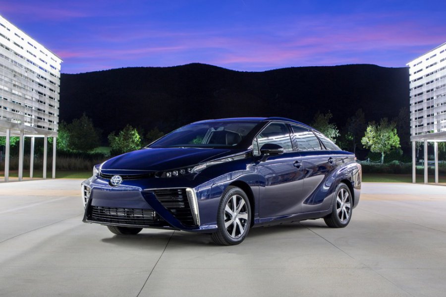 В Европу прибыла первая партия Toyota Mirai с водородными моторами