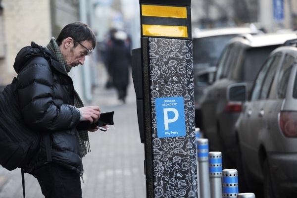 В Москве появится почти 300 новых платных парковок