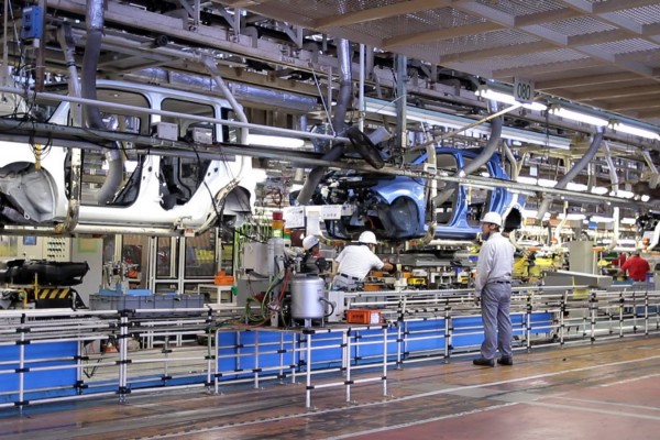 Завод Nissan в Петербурге планирует запустить в 2016 году новую модель