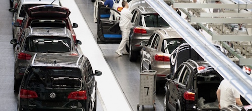 Volkswagen возобновил сборку автомобилей на заводе в Калуге