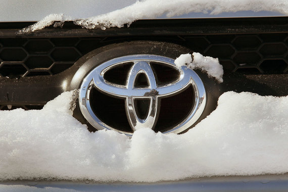 Toyota отзовет в России более 140 тысяч кроссоверов RAV4
