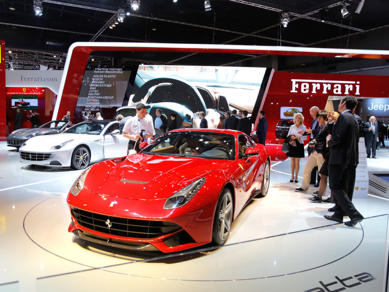 Ferrari показал рекордную F12 Berlinetta и "стеклянную" FF