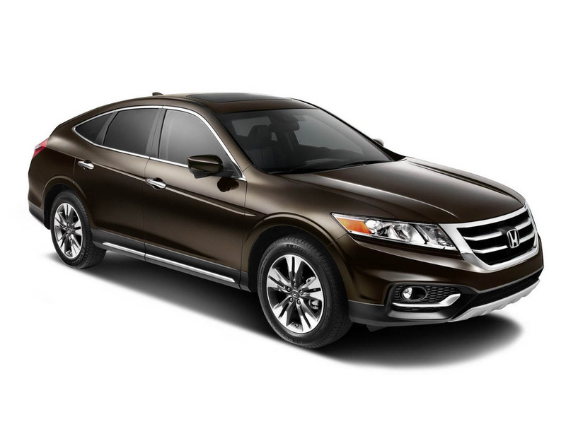 Honda Crosstour подвергся первому рестайлингу и подешевел