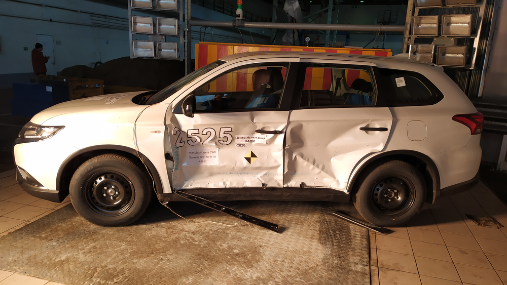 Mitsubishi Outlander российской сборки краш-тест