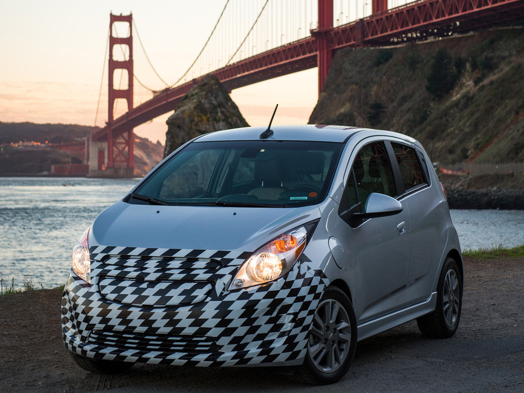 Resplendent spark. Chevrolet Spark ev. Chevrolet Spark 100. Шевроле Спарк 2014. Электрический Шевроле Спарк.