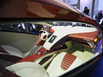 Появление первых "ё-мобилей" отложат на два года