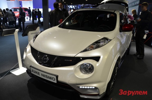 Серийный Nissan Juke NISMO показали в Париже
