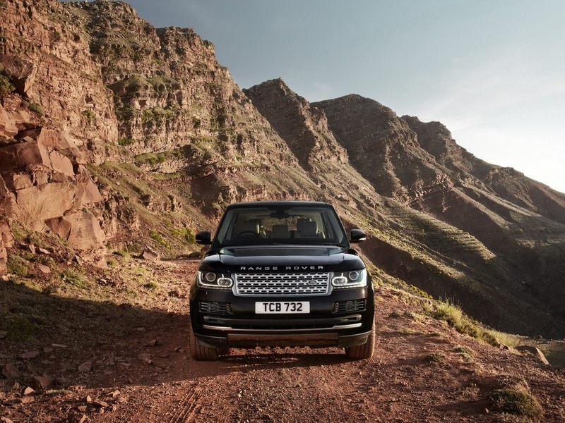 Range Rover получит гибридную модификацию