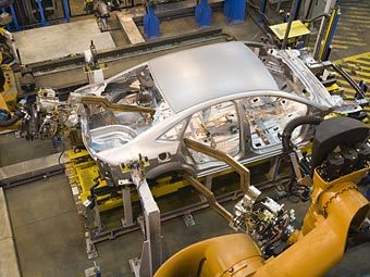 Работники Ford в России остановят предприятие массовой сдачей крови