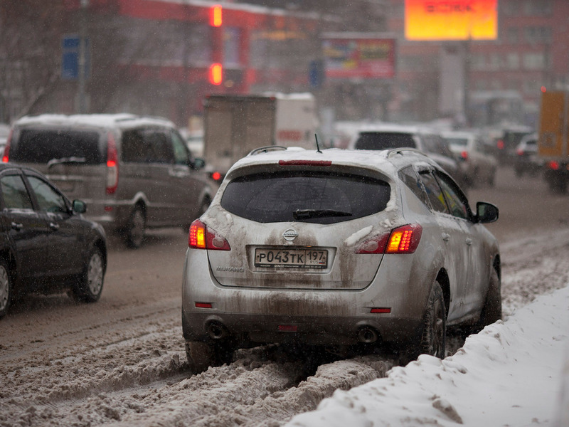 Власти Москвы вновь просят автовладельцев не садиться за руль