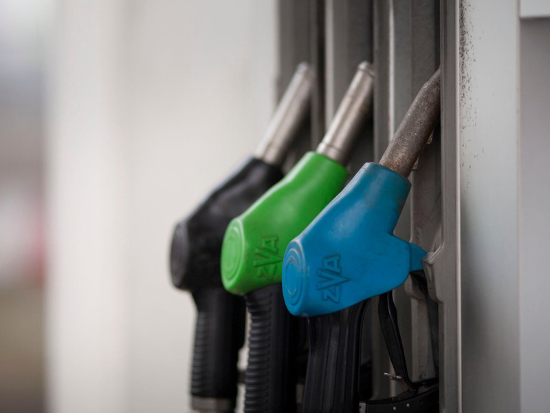 Подорожание бензина: нефтяники хотят вернуть потерянные деньги