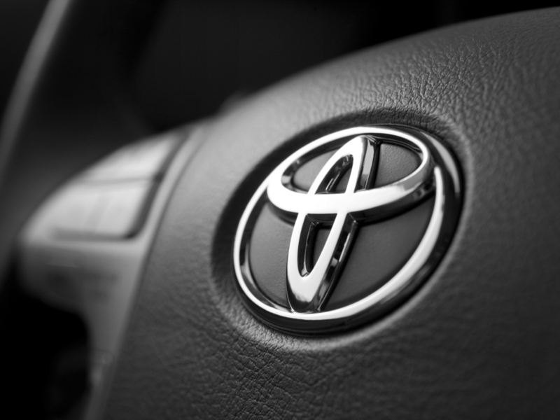 Toyota в 2012 году заработала в России больше "АвтоВАЗа"