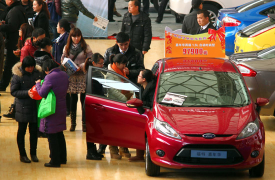 Автопарк Китая вырос до 240 млн автомобилей