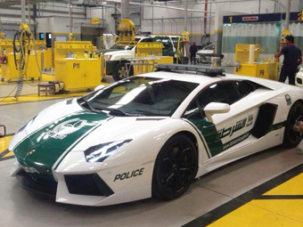 Полиции Дубая выдали Lamborghini Aventador