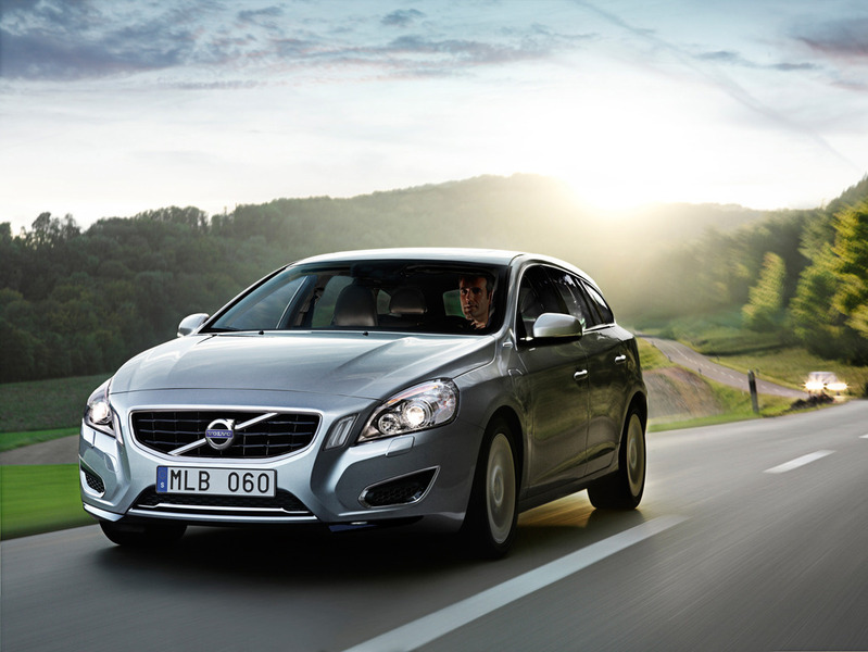 За гибридным Volvo V60 выстраиваются очереди