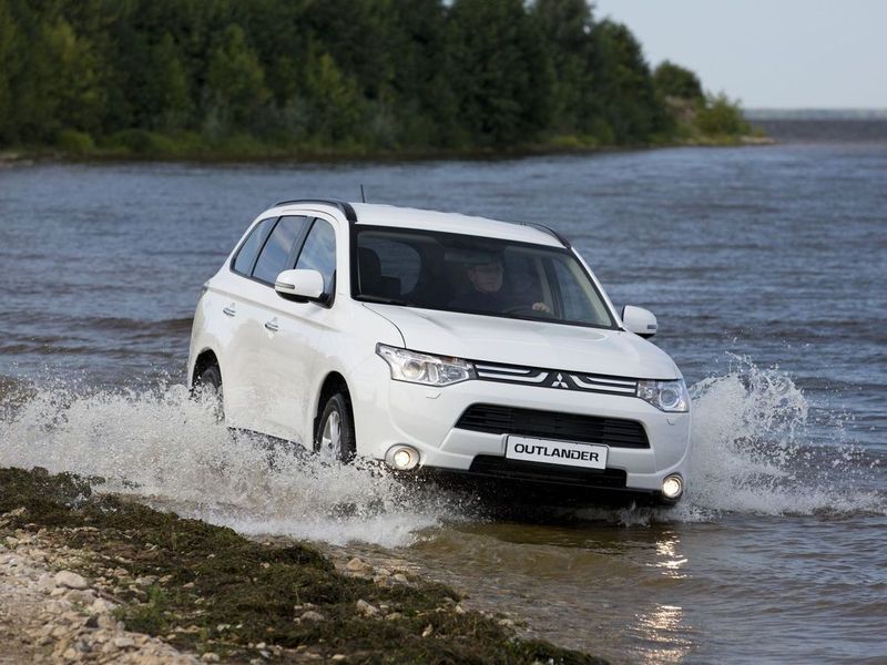 В России начали продавать Mitsubishi Outlander с 3-литровым мотором