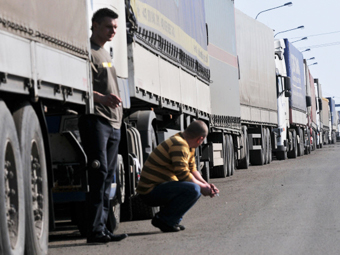 Штраф для нарушающих правила парковки водителей фур увеличат в 10 раз