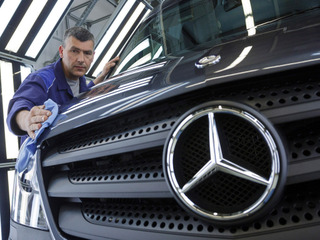 Mercedes начал сборку своих машин в России