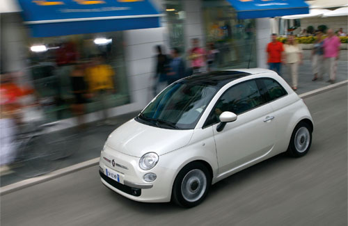 Базовый FIAT 500 оценен в России в 552 тысячи рублей