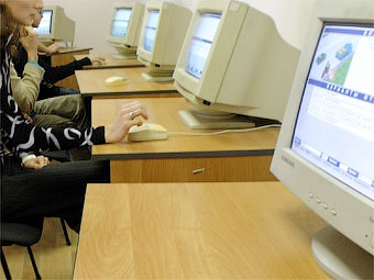 Экзамены на знание ПДД для лишенных прав водителей упростят