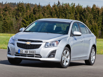 Названа рублевая стоимость Chevrolet Cruze с турбомотором