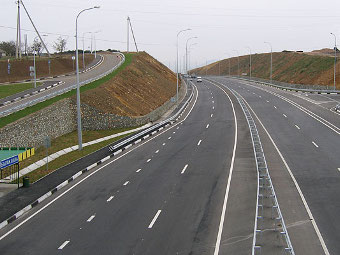 Медведев открыл самую дорогую платную трассу в России