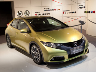 Стали известны российские цены на новый Honda Civic 5d