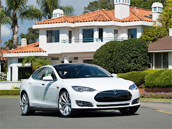 Седан Tesla Model S получит полный привод через год