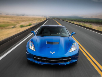 Названа рублевая стоимость Chevrolet Corvette