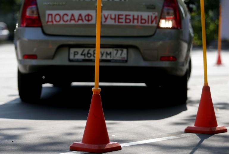 ГИБДД ищет выход из кризиса с обучением в автошколах