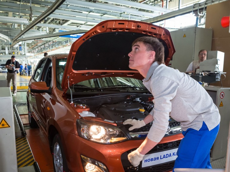 АВТОВАЗ до 26 октября приостановил конвейер по производству Калины и Гранты