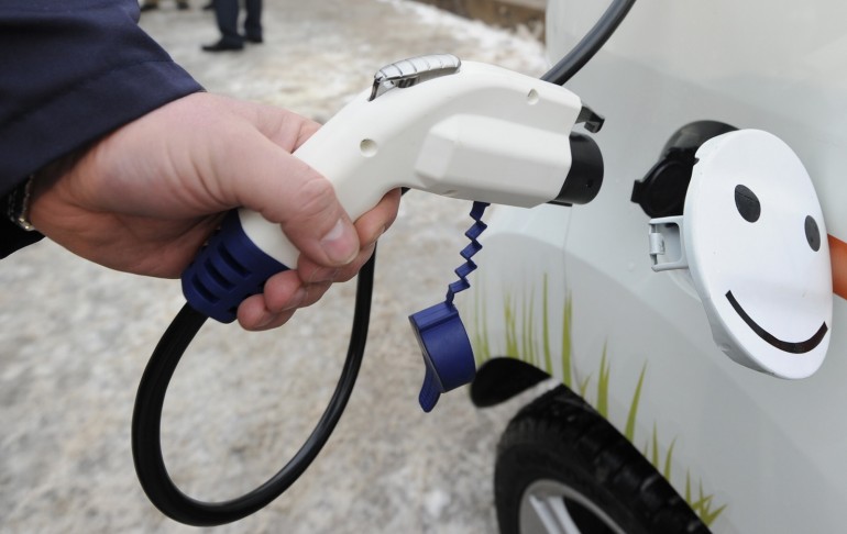 Первый пункт зарядки для электромобилей заработал в Санкт-Петербурге