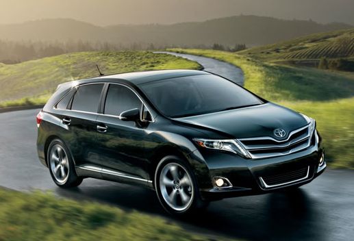 Toyota выводит кроссовер Venza из Америки и повышает цены в России