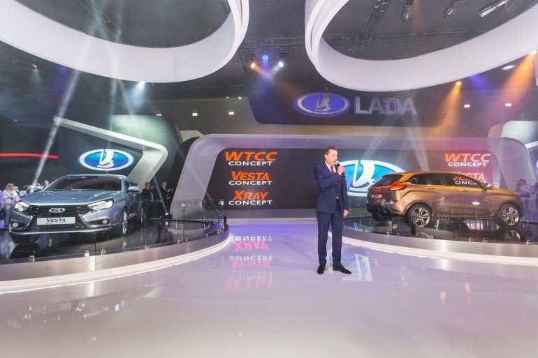АВТОВАЗ прогнозирует резкое падение российского авторынка в 2015 году
