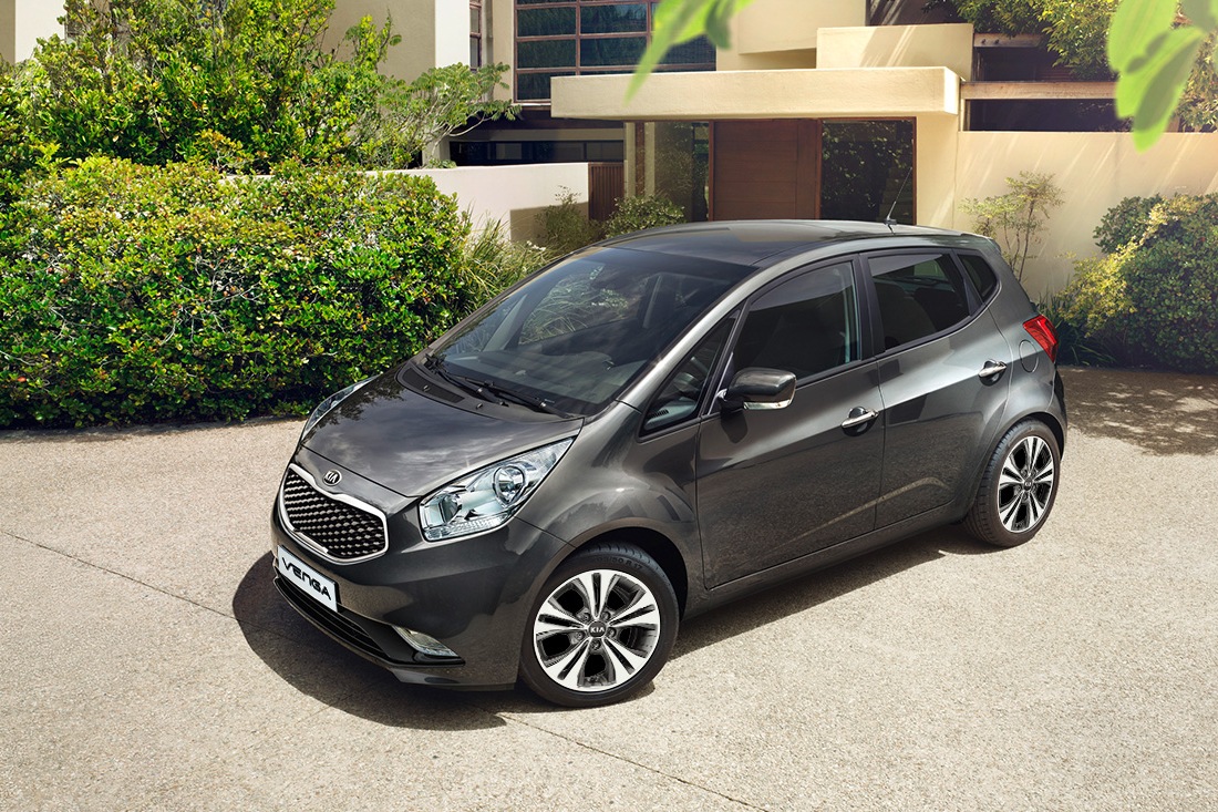 В России стартовали продажи обновленного компактвэна KIA Venga
