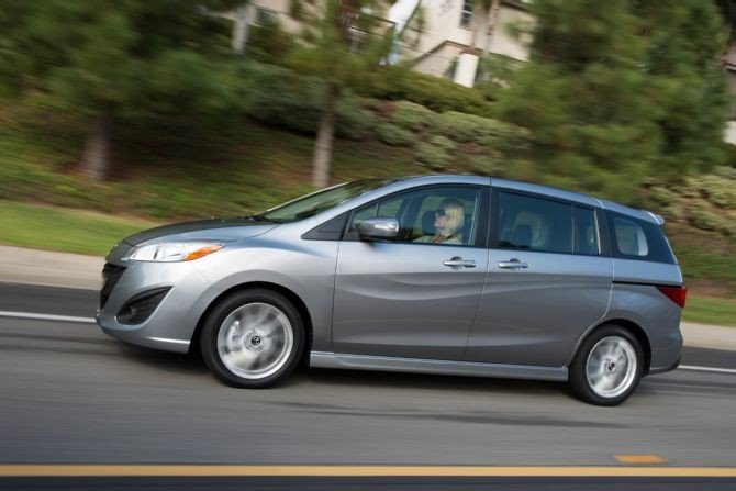 Mazda снимает с производства компактвэн Mazda5