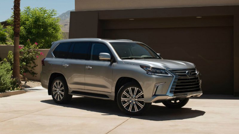 Lexus озвучил цены на обновленный внедорожник LX
