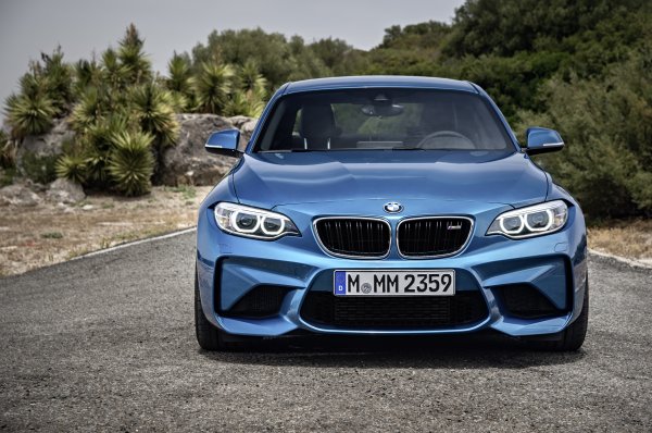 В России названы рублевые цены на BMW M2 купе
