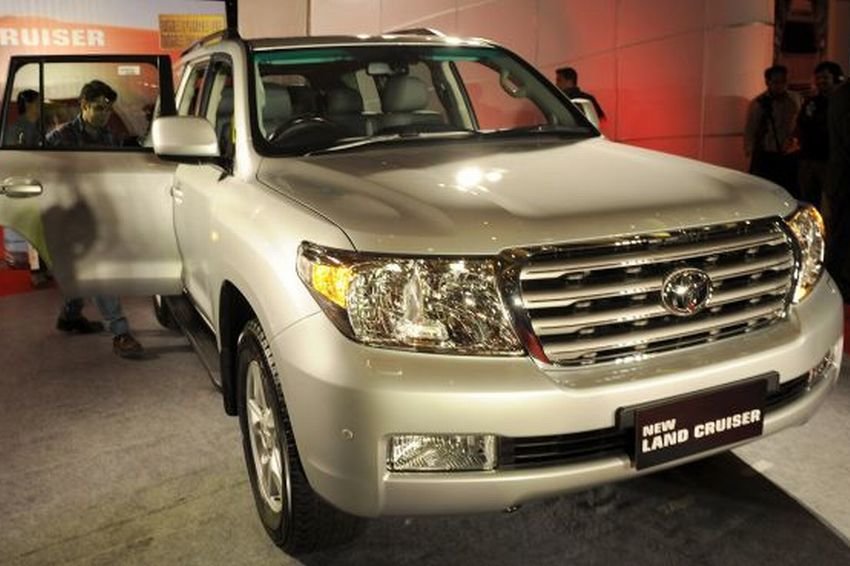 Компания Toyota остановила выпуск машин из-за нехватки стали