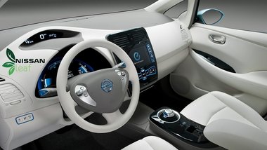 Nissan планирует выпустить электрический спорткар или кроссовер