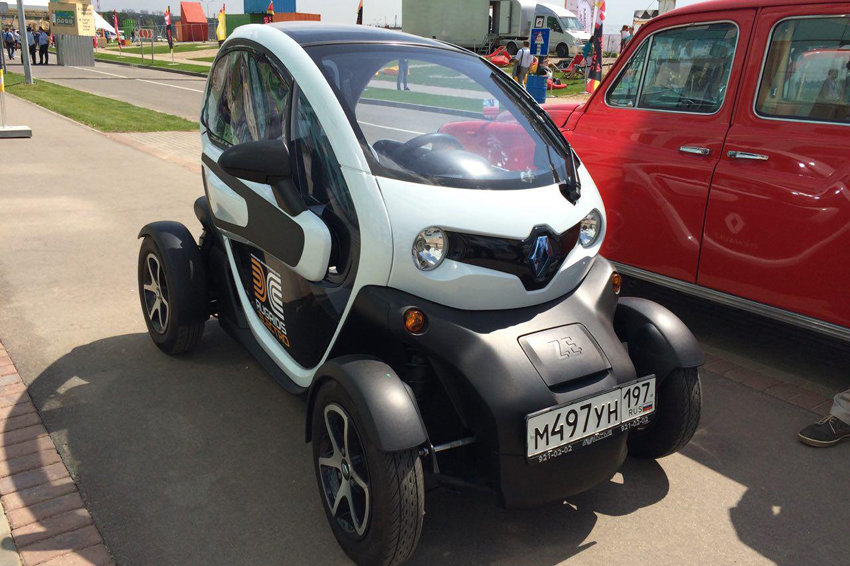 В России начали продавать электромобили Renault