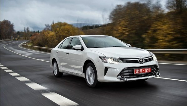 Названы самые популярные автомобили бизнес-класса октября