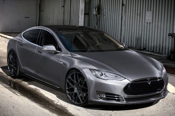 Tesla планирует открыть представительство в России