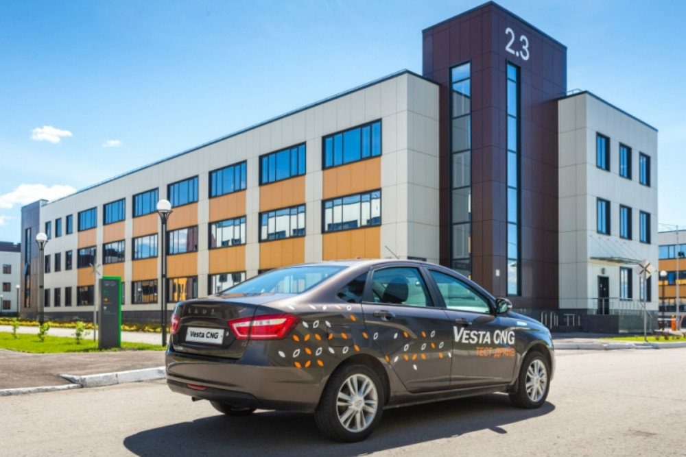 Автоваз начал производство двухтопливной версии Lada Vesta CNG