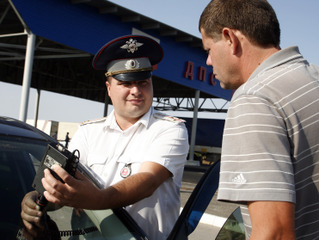 С 1 июля начнут снимать госномера за «глухую» тонировку